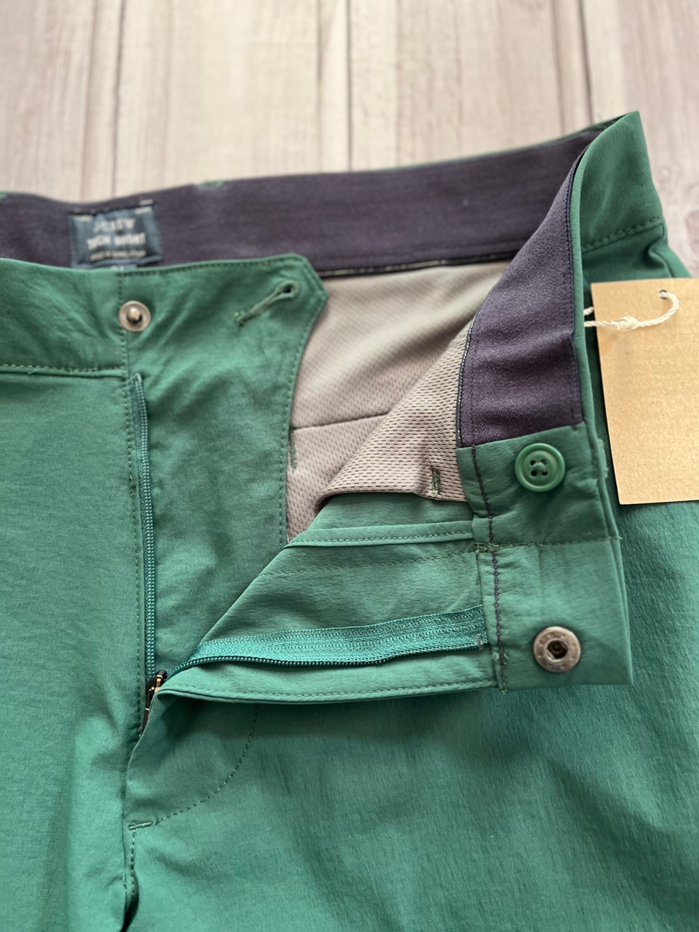 New Men’s J. Crew green 7” tech golf performance short. Size 31” - Picture 8 of 14